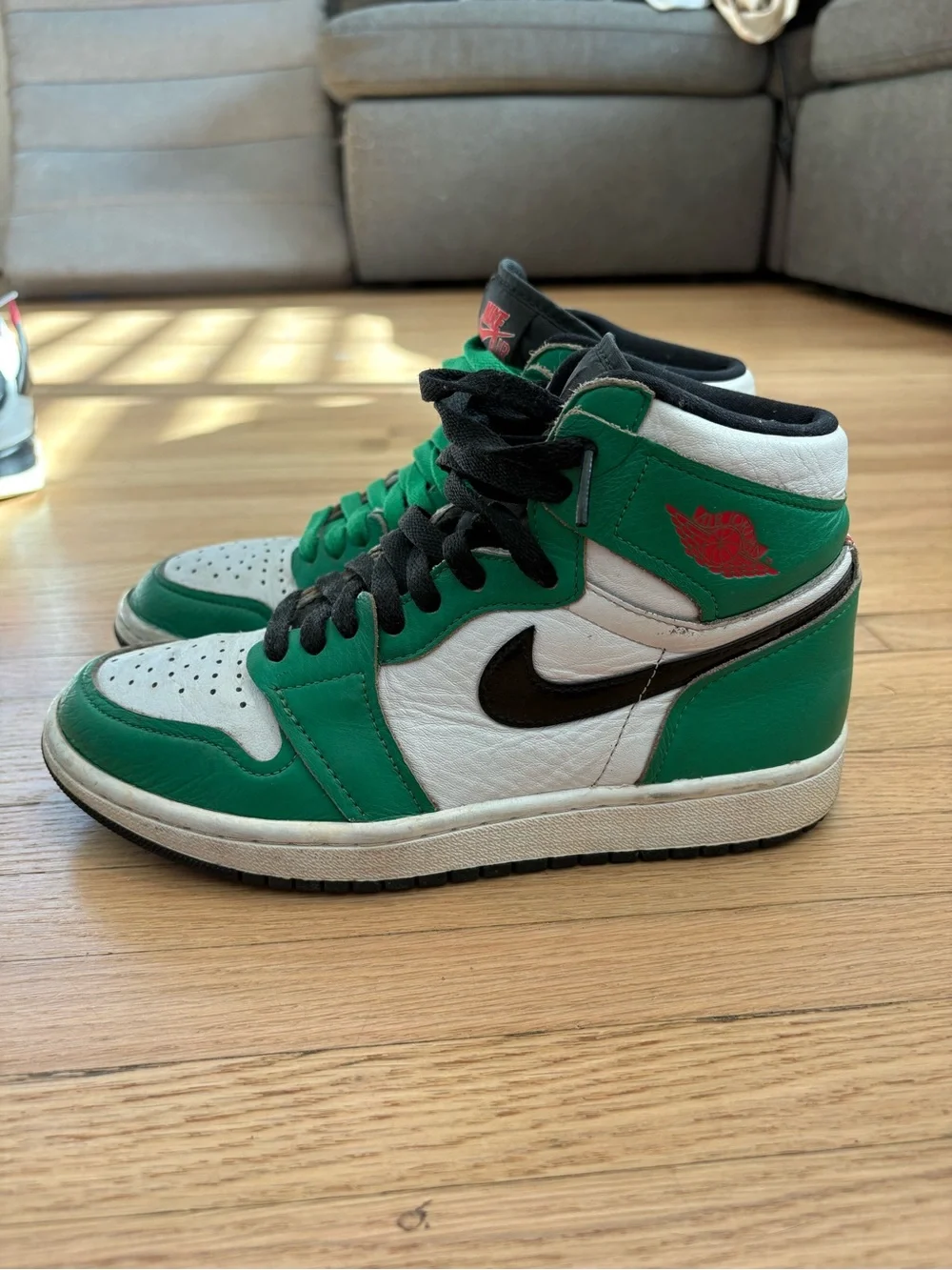 Air Jordan 1 Retro High ‘Lucky Green’ (Women's)